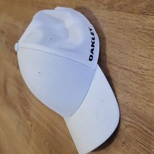 Mens White Oakley Adjustable Hat